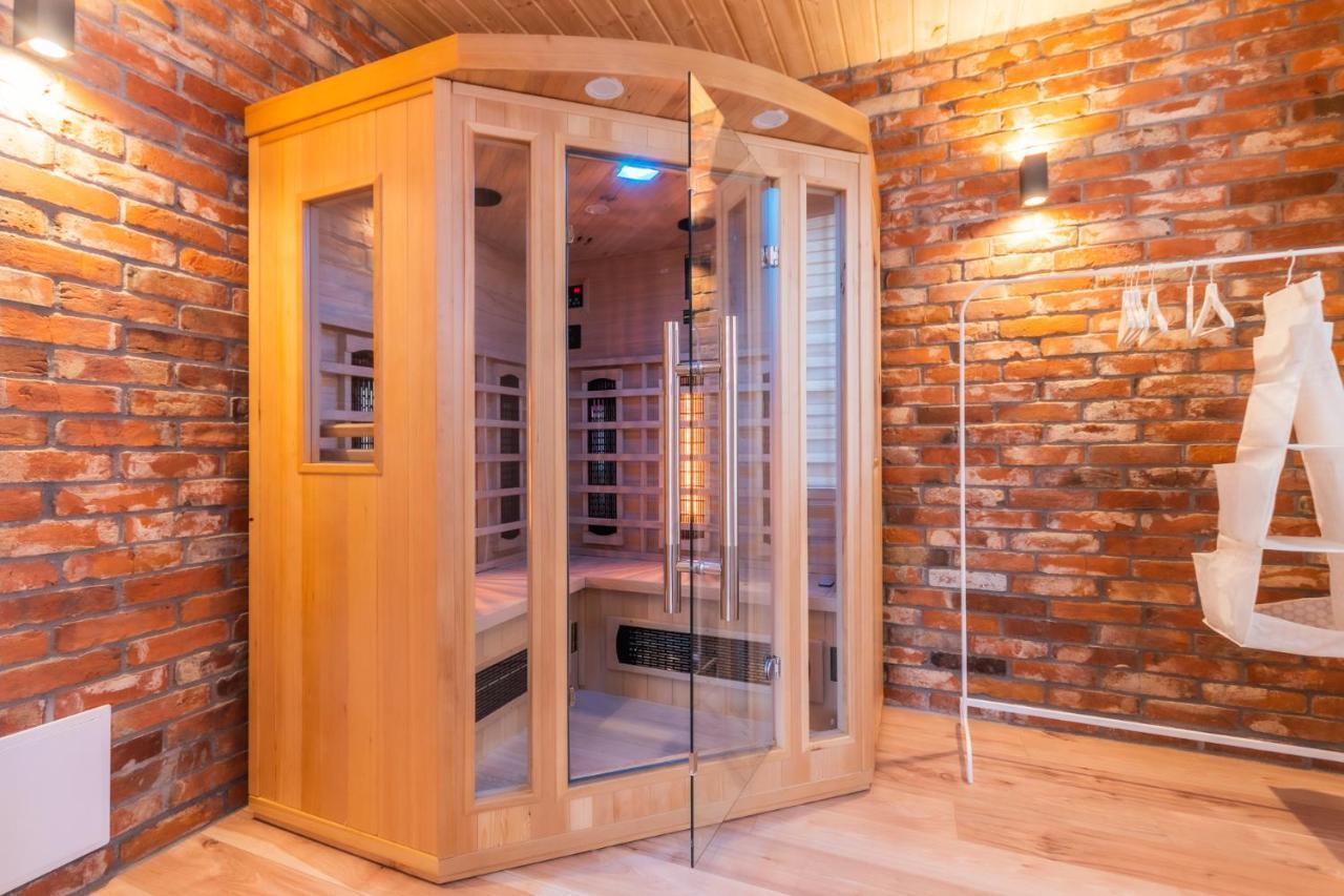 Bryza Z Sauna & Z Kominkami Leilighet Jantar